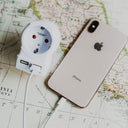 SKROSS - Matkavirtalähde Eurooppa USA ja muut 2xUSB-A 12W Maadoitettu