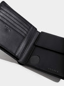 Trifold AirTag Ready Black Leather Schwarzes Leder
