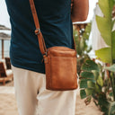 The Chesterfield Brand Saba Crossbody Bag - Konjakki